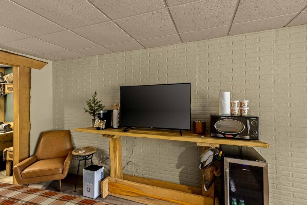 Stonegate Lodge Bed, Wifi, 50In Roku Tv, Salt Water Pool Room #109 Eureka Springs Bagian luar foto